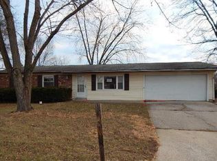1202 Parody Ln, Saint Charles, MO 63303