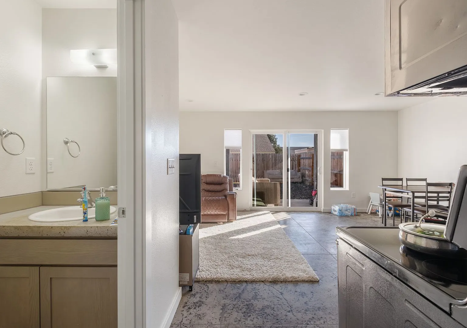 Quincy Executive Apartments — Photo 3