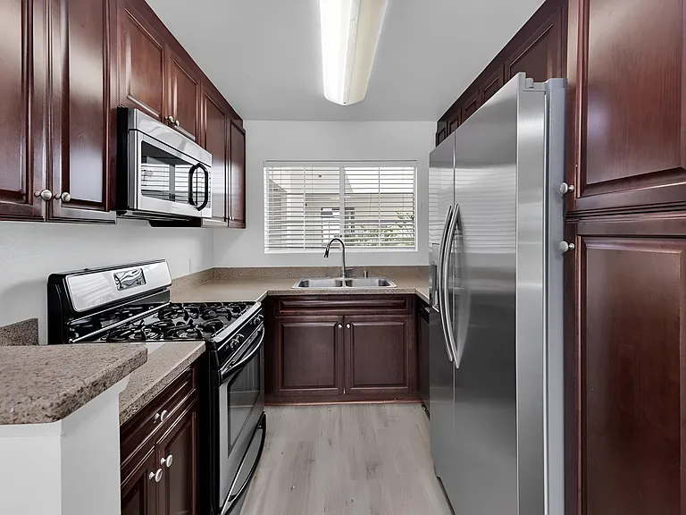 21450 Burbank Blvd #118 — Photo 12