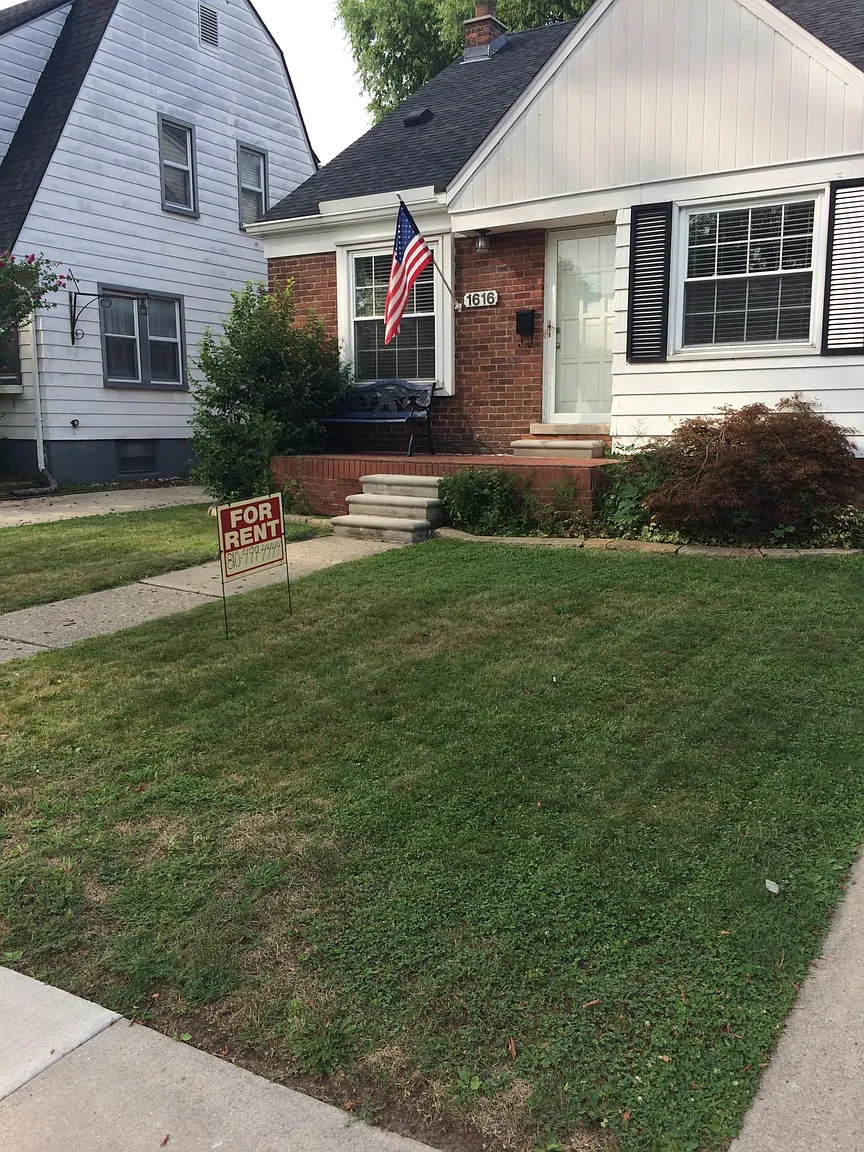 1616 Brys Dr photo 1