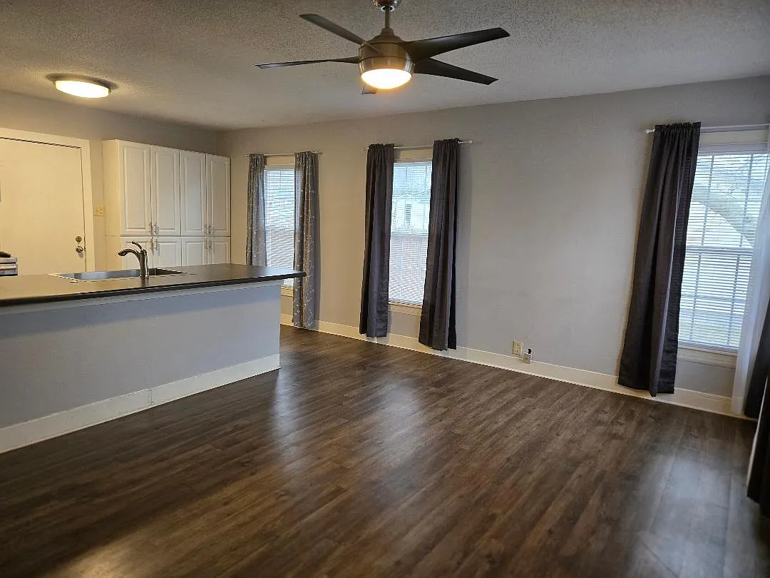 2 bed, 790 sqft, $1,600 — Photo 3