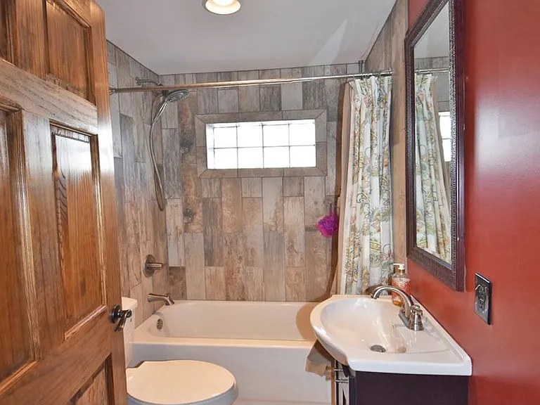 304 Jakes Ave — Photo 18