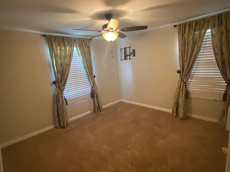 2601 Pine St — Photo 12