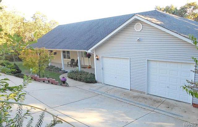 1st image of 320 Glenwood Dr