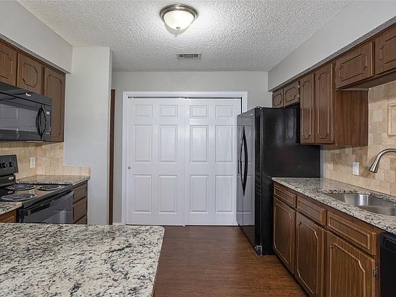 5th image of 505 Panay Way Dr