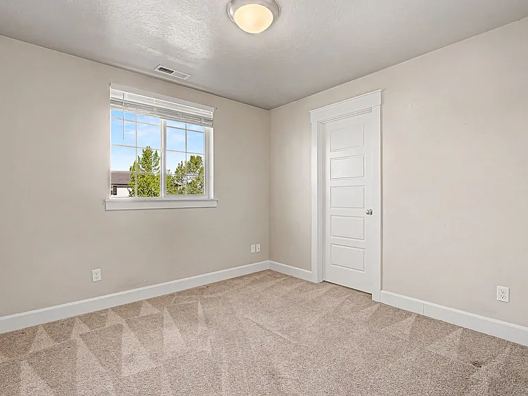 5140 N Elmstone Ave — Photo 22