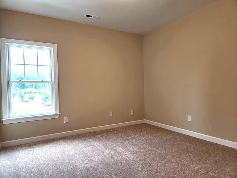 605 Commonwealth Dr — Photo 7