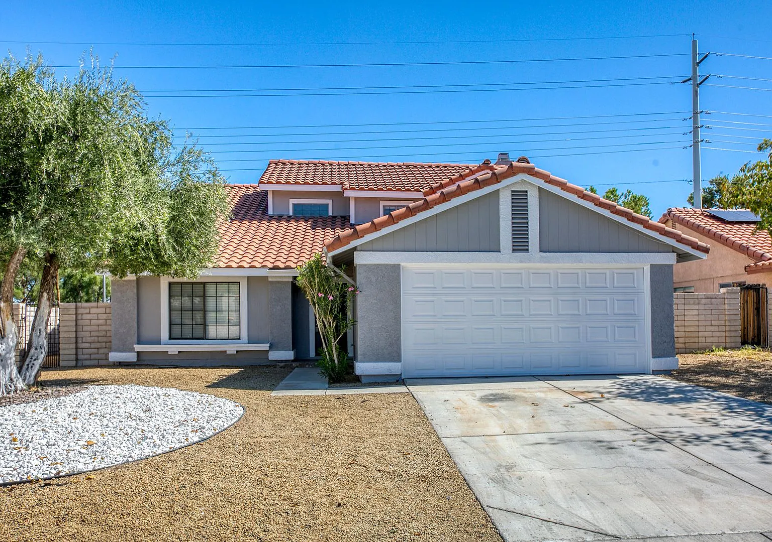 4-Bedroom Green Valley Gem Fully Renovated + NO HOA! — Photo 1