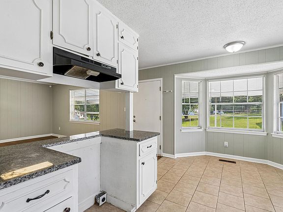 3rd image of 7411 Helms Cir