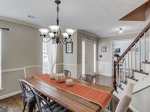 4th image of 2552 Crofton Ct