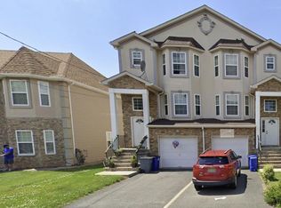93 Longfellow St, Carteret, NJ 07008