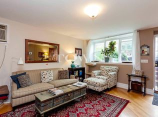 586 20th St APT 1, Brooklyn, NY 11218