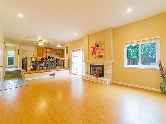 5th image of 2670 Bon Bon Dr