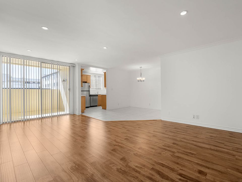 1st image of 432 N Palm Dr #C0fa19b64