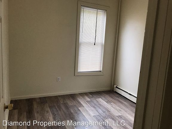 3rd image of 630 Howard Ave #1