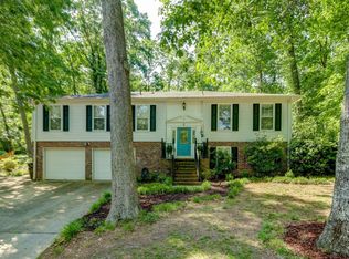 4 E Woodburn Dr, Taylors, SC 29687