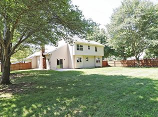 18 Manor Ct, Manalapan, NJ