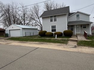 17 W South Side Rd #1, Earlville, IA 52041