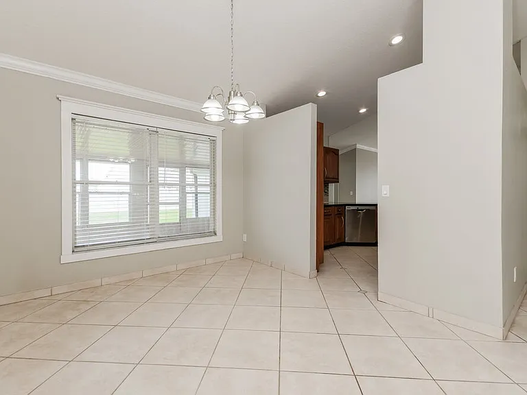 2708 Ashley Ct — Photo 5