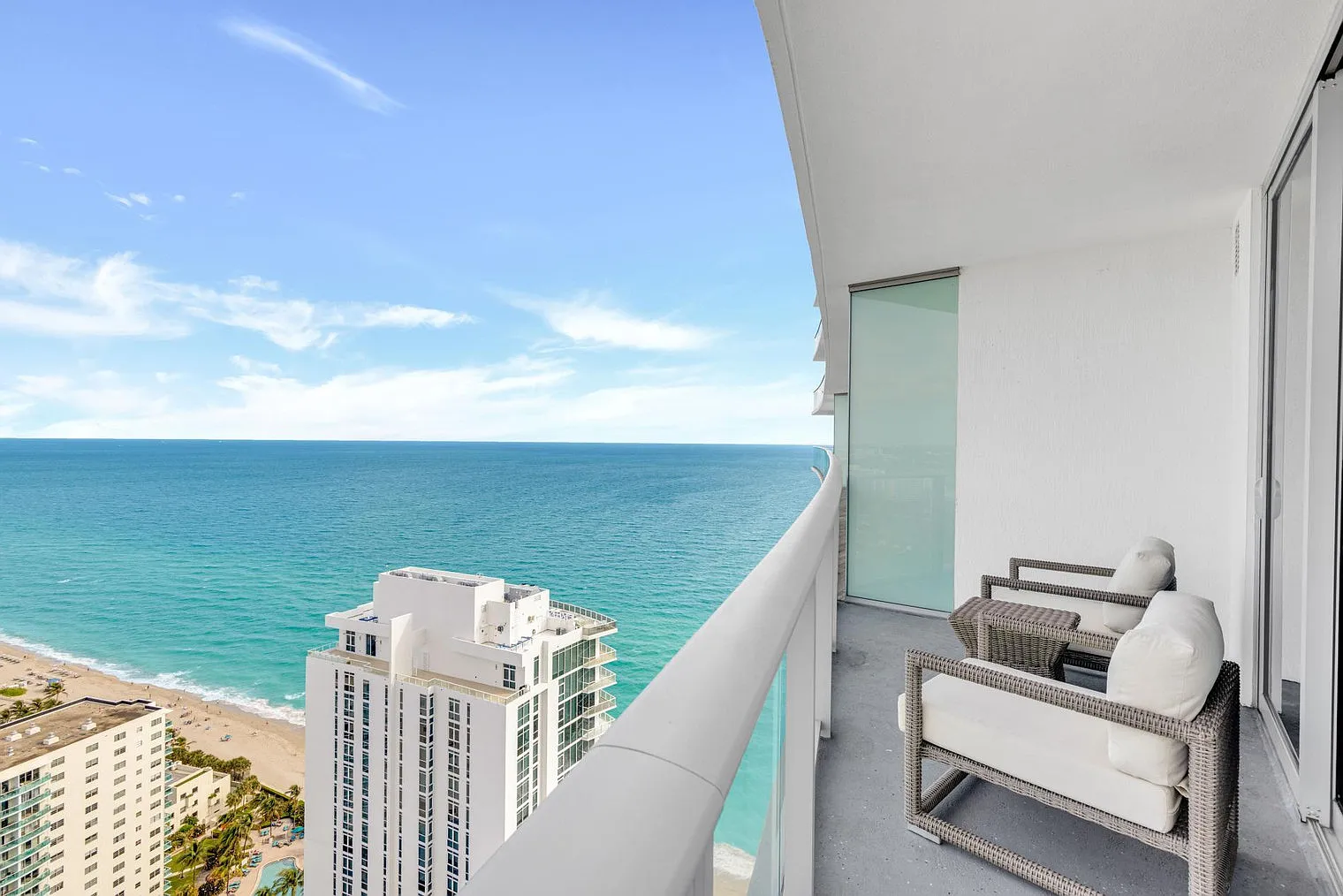 2 bed, 2.0 bath, 1248 sqft, $8,370 — Photo 4