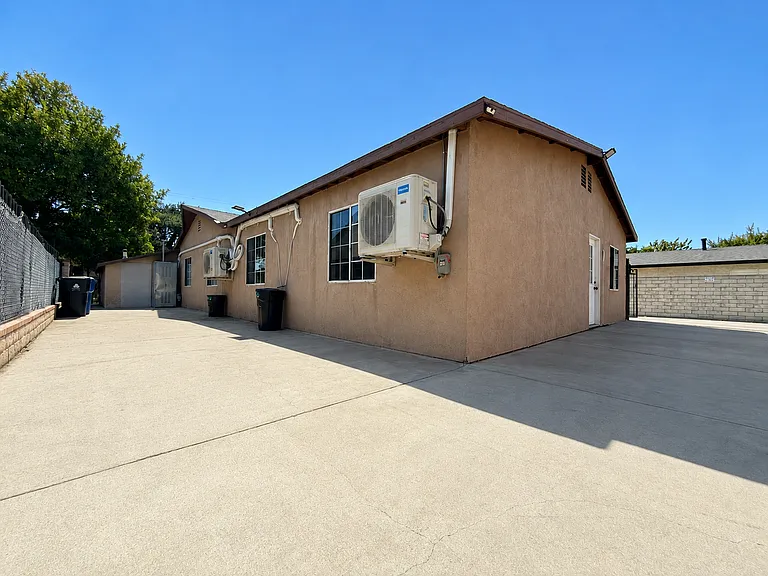 8409 Columbus Ave — Photo 18
