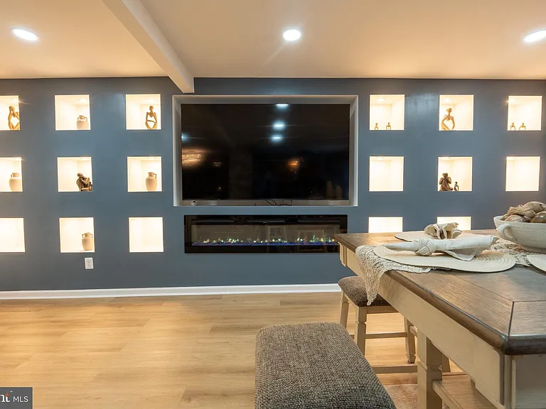113 Butt Ln — Photo 2