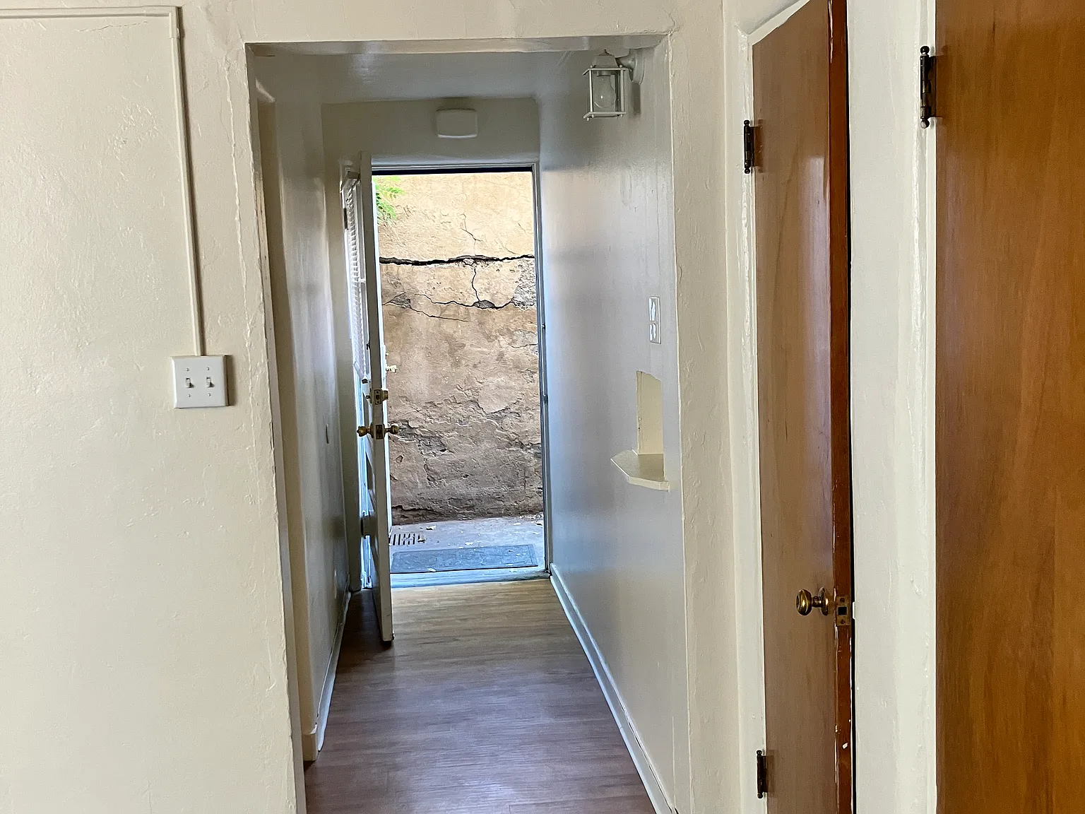 1 bed, 650 sqft, $1,000 — Photo 4