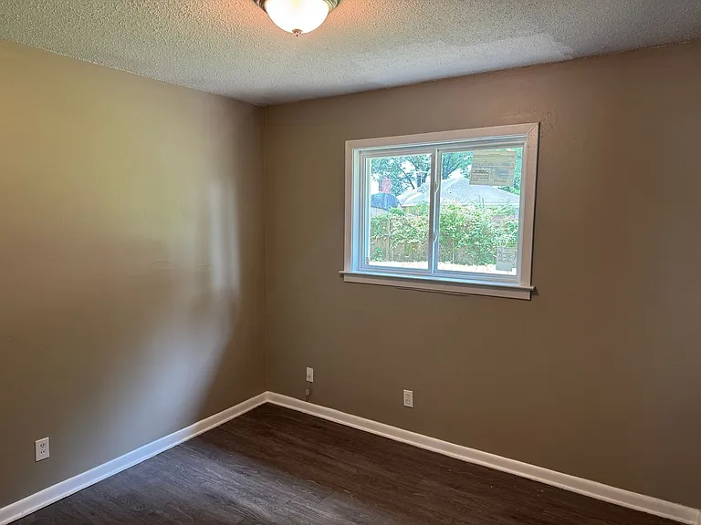 2858 Phyllis Cv — Photo 12