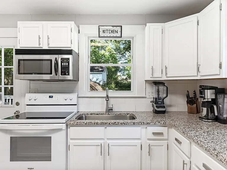 207 Brookside Ave — Photo 10