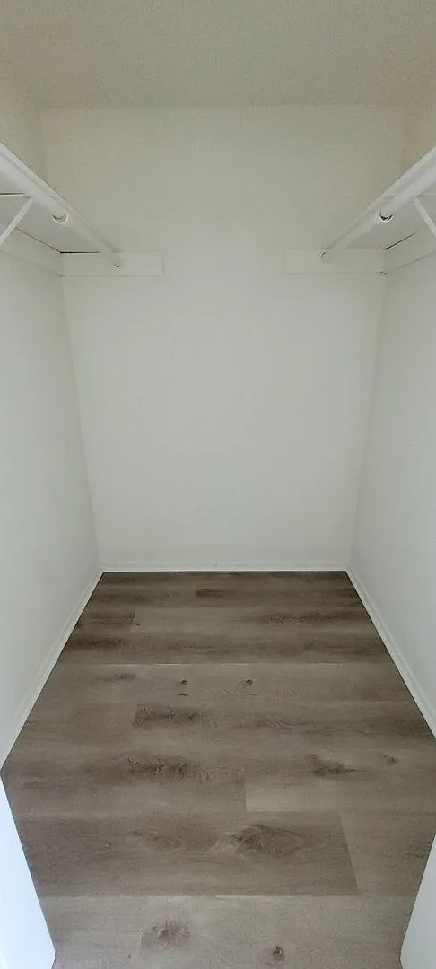 4513 Woodman Ave. — Photo 4