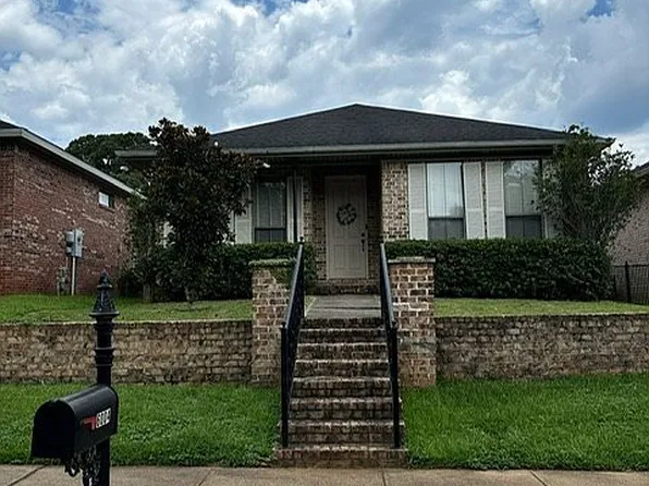 6004 Magnolia Pl E, Mobile, AL 36608