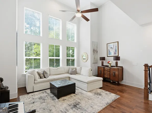 923 Katie Kerr Dr, Decatur, GA 30030