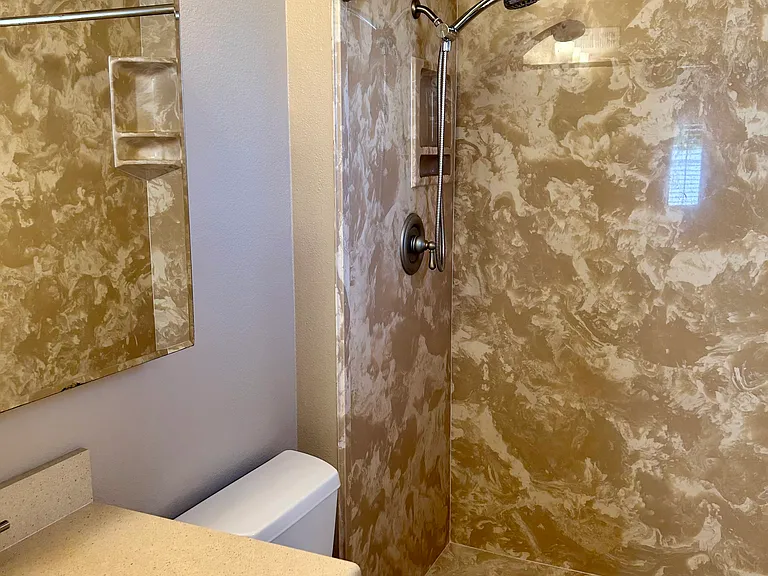 ensuite bathroom primary