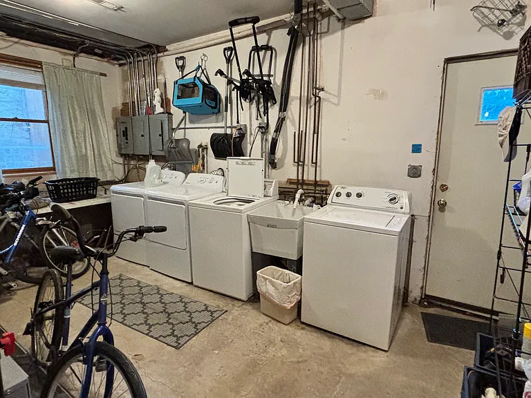 1741 W Nelson St #G — Photo 11