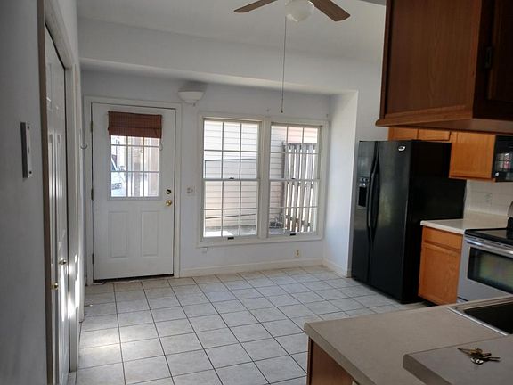4th image of 107 Charleston Ln