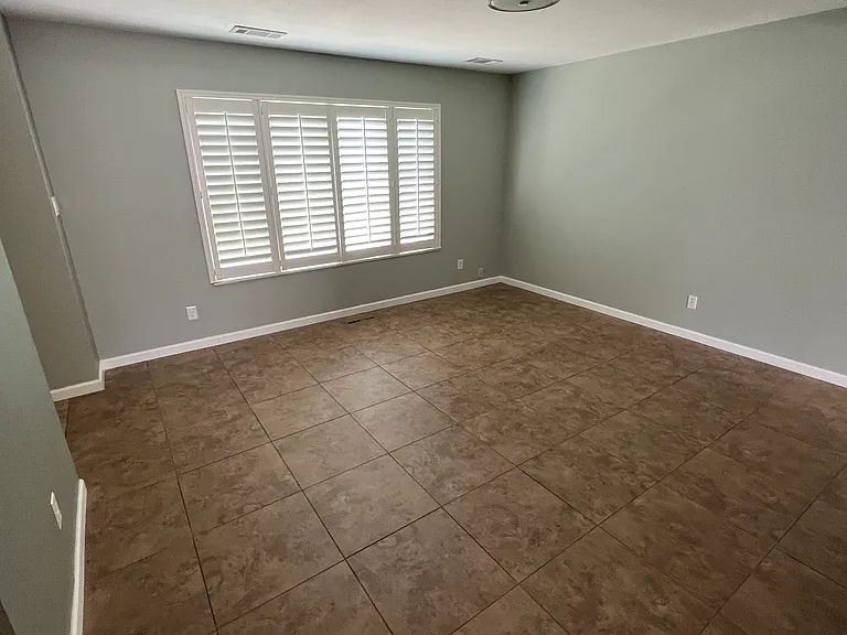 9028 E Lehigh Ave — Photo 4
