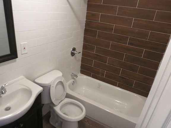 3rd image of 2208 Cedar Ave