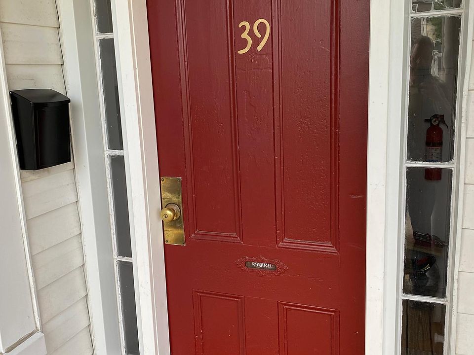 Welcome - 39 Lincoln Street entrance
