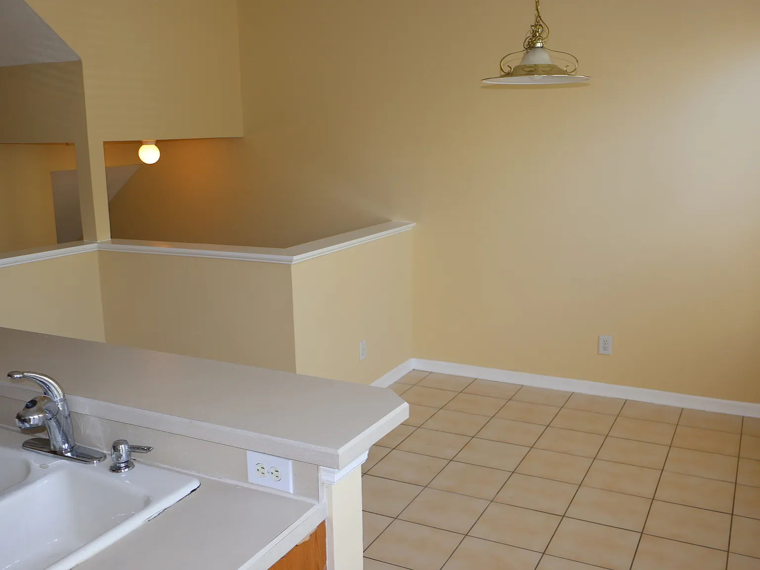 3019 Pointeview Dr — Photo 4