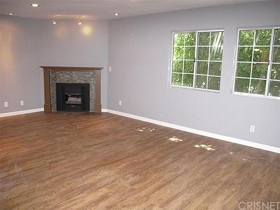 2nd image of 4189 N Vineland Ave #113