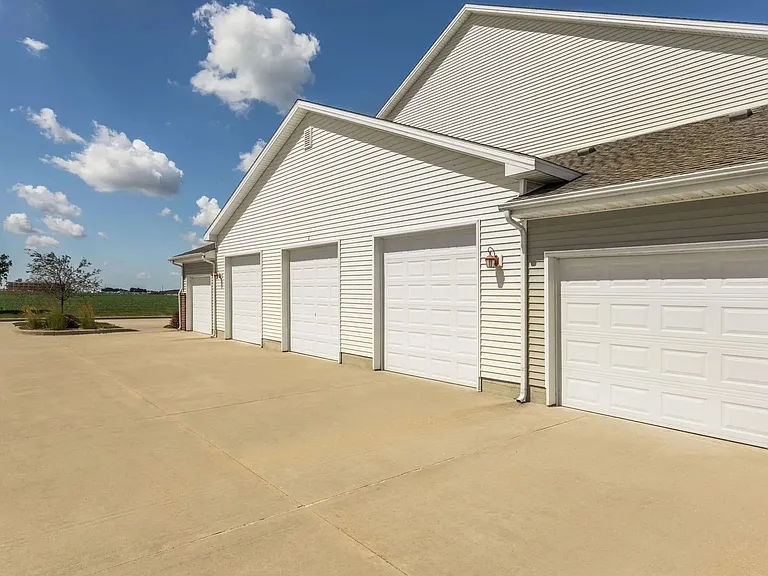 Windsor West | Specials Available — Photo 10