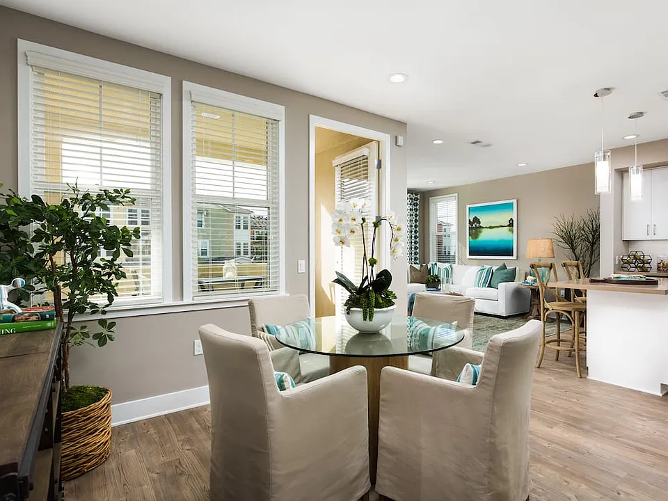 Signature Collection Dining Room