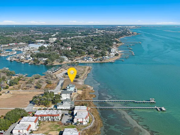 4729 S Shore Drive, Morehead City, NC 28557