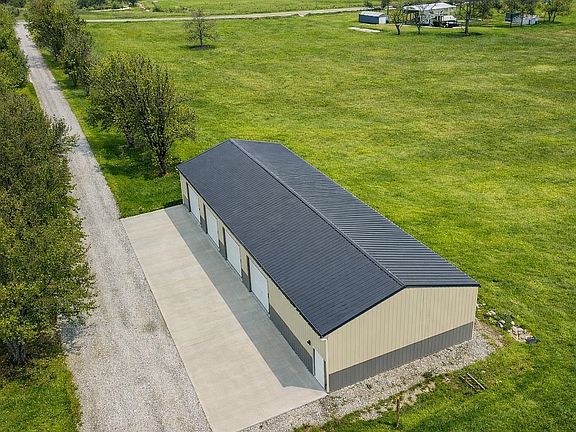 4th image of 27427 NE Neosho Rd