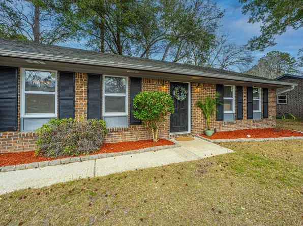 111 Stephanie Cir, Summerville, SC 29483