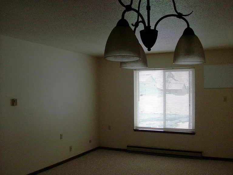 98 Hiawatha St #8 — Photo 2