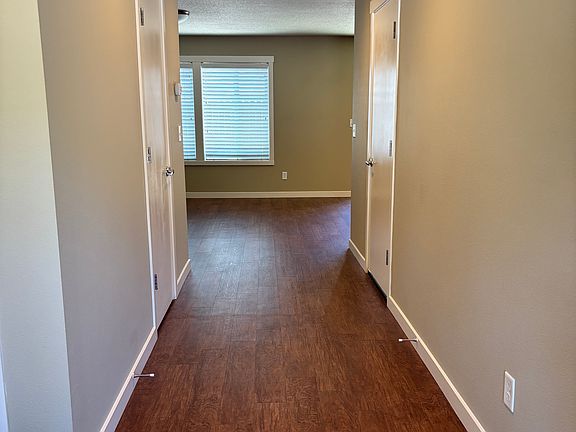 2nd image of 3710 NE Royal View Ave