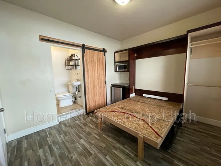 130 W Canley Vale Ln — Photo 20
