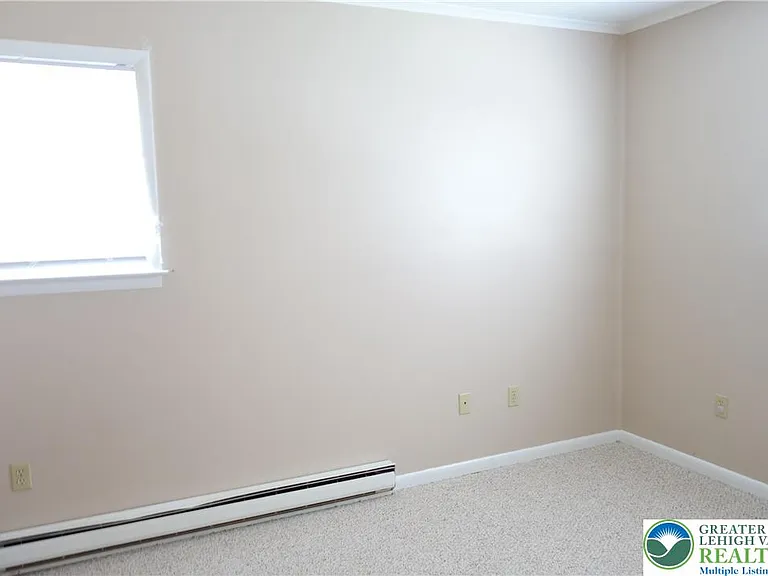 2754 Suzanne Way — Photo 10