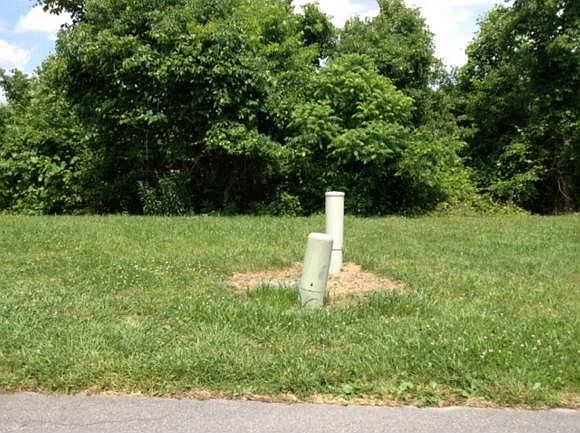 2nd image of Laurelwood Dr